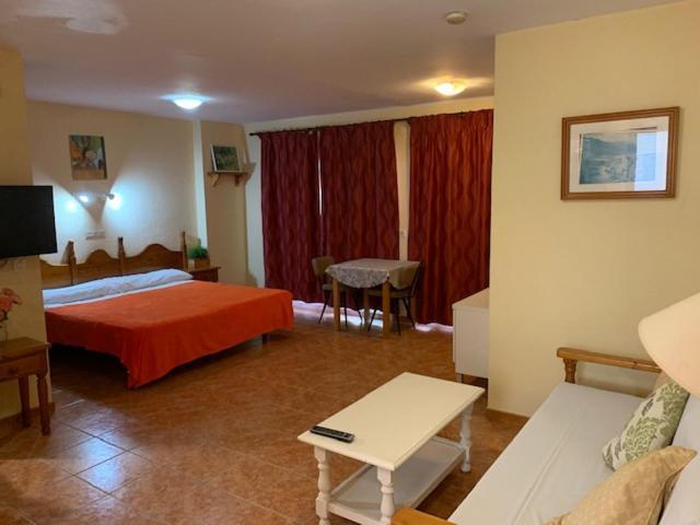 Apartamentos Turisticos Yamasol フエンヒロラ エクステリア 写真
